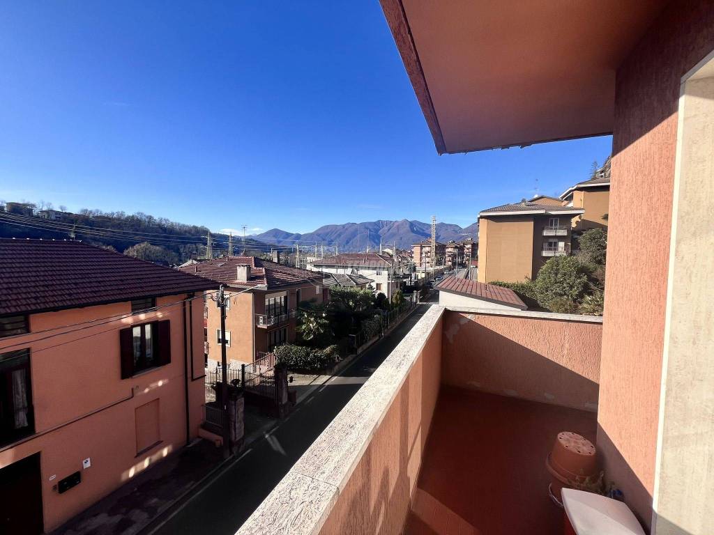 Appartamento a Luino in Via Creva 99 - Foto 5