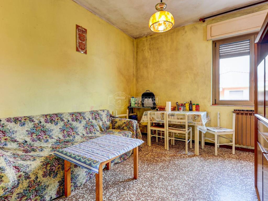 Appartamento a Cardano al campo in Via SAN GIOVANNI BOSCO 12 - Foto 2