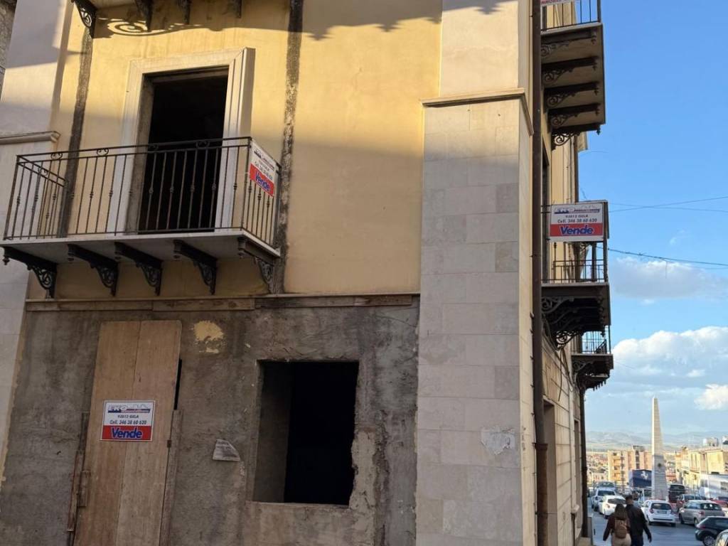 Palazzo / stabile a Gela in Via Giacomo Navarra Bresmes - Foto 2