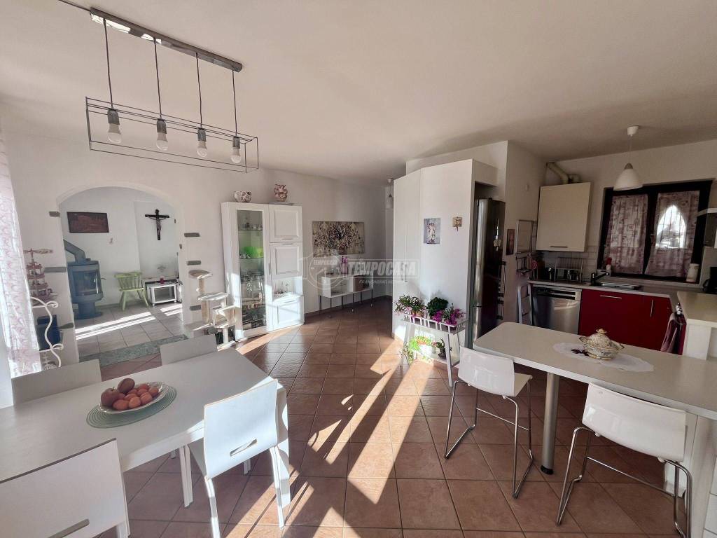Appartamento a Luino in Vicolo della Gerla, Longhirolo 7 - Foto 2