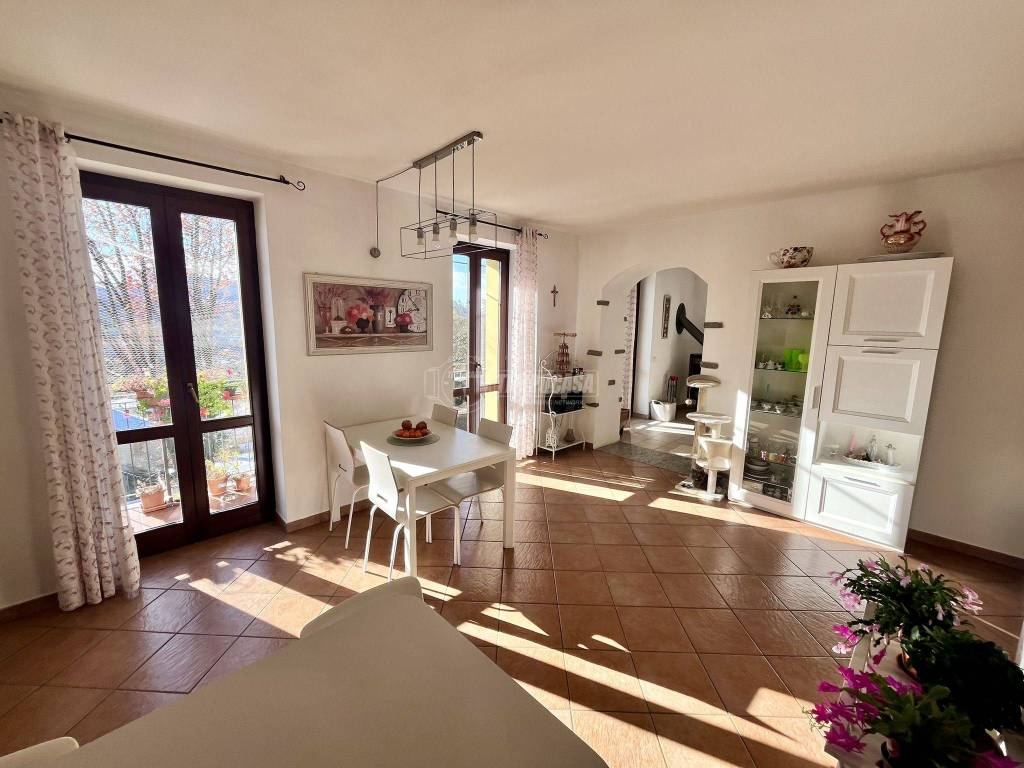 Appartamento a Luino in Vicolo della Gerla, Longhirolo 7 - Foto 4