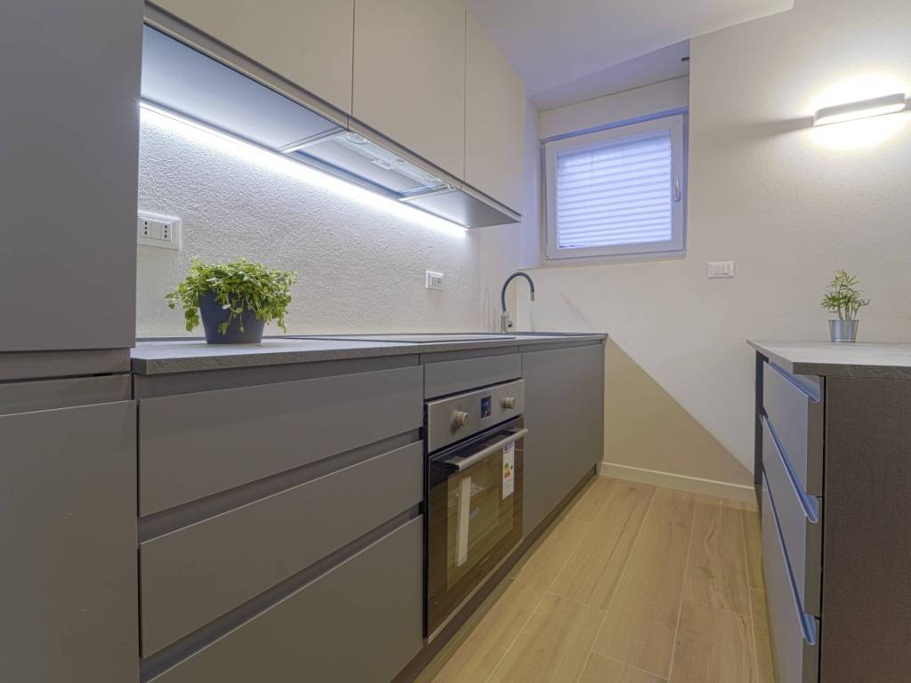 Appartamento a Milano in Via Riccione, 9 - Foto 4