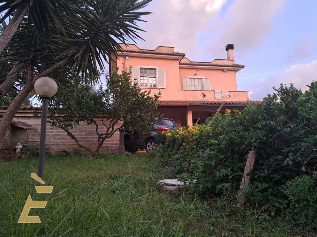 Villa a Aprilia in Via Delle Azalee, 27 - Foto 2