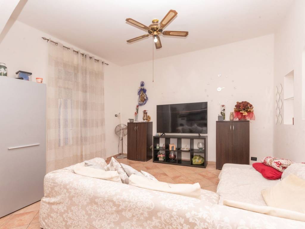 Appartamento a Valenza in Viale Repubblica, 89 - Foto 2