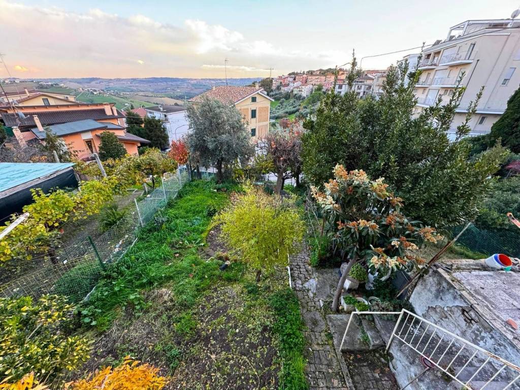 Casa indipendente a Fermo in Via Diaz, 118 - Foto 2