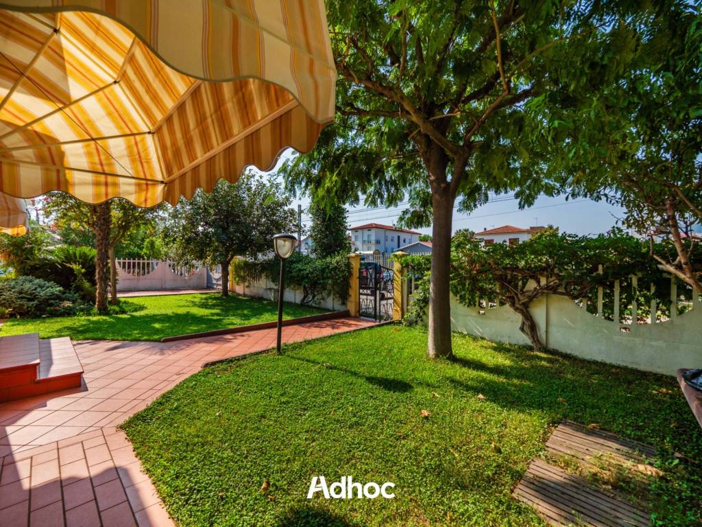 Villa a Mondolfo in Piazza dell'Unificazione, 4 - Foto 4