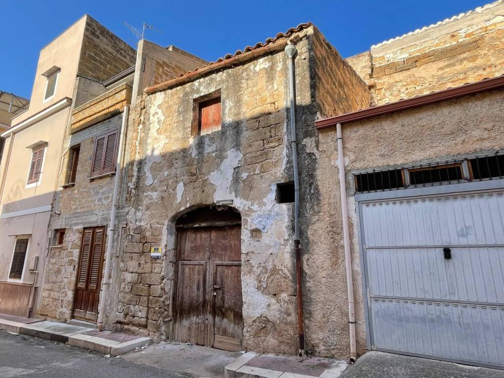 Casa indipendente a Cinisi in Via Sant'Andrea - Foto 2