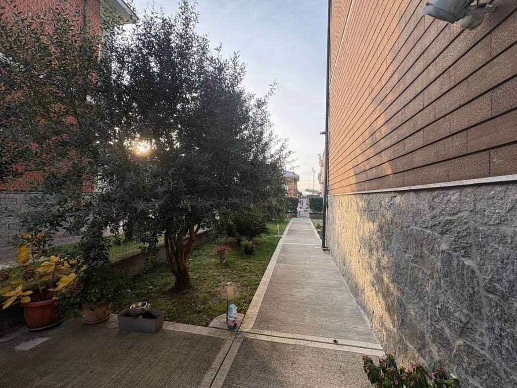 Villa a Piacenza in via Canzi Emilio , 8 - Foto 2