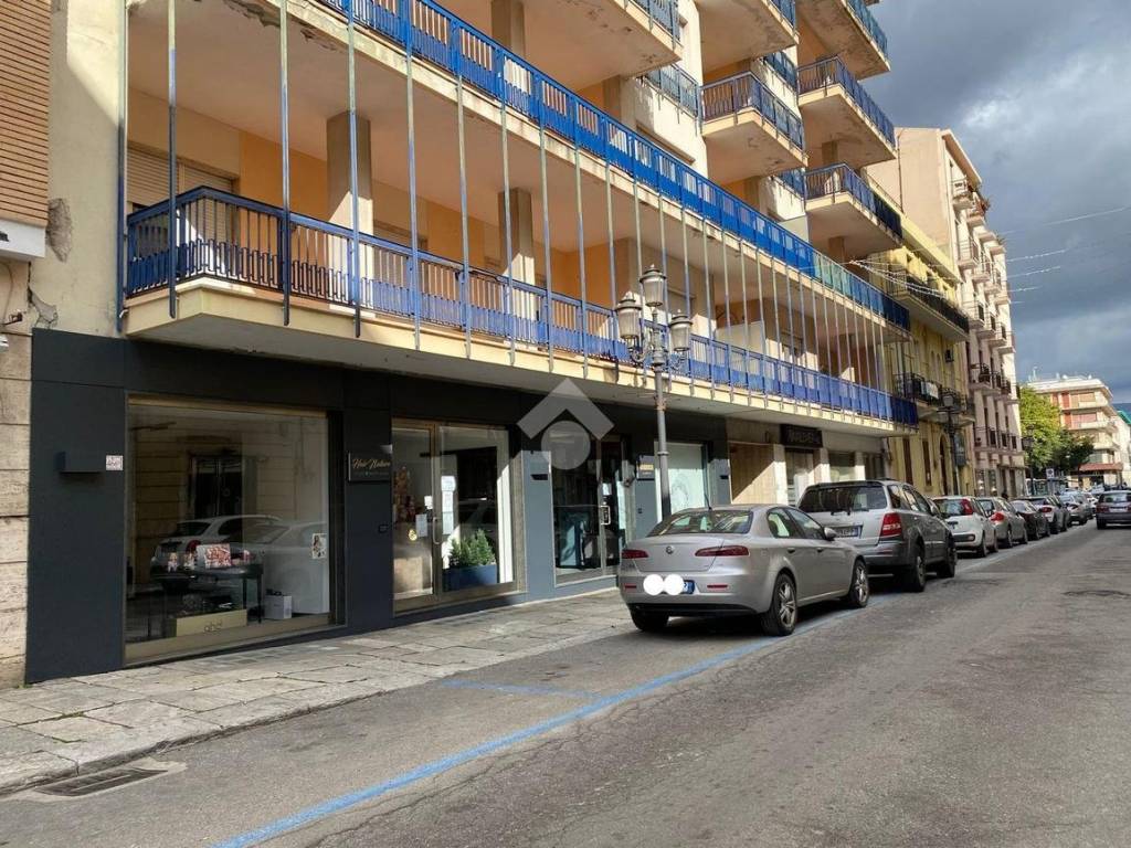 Box / garage a Reggio calabria in Via Nino Bixio, 29 - Foto 4