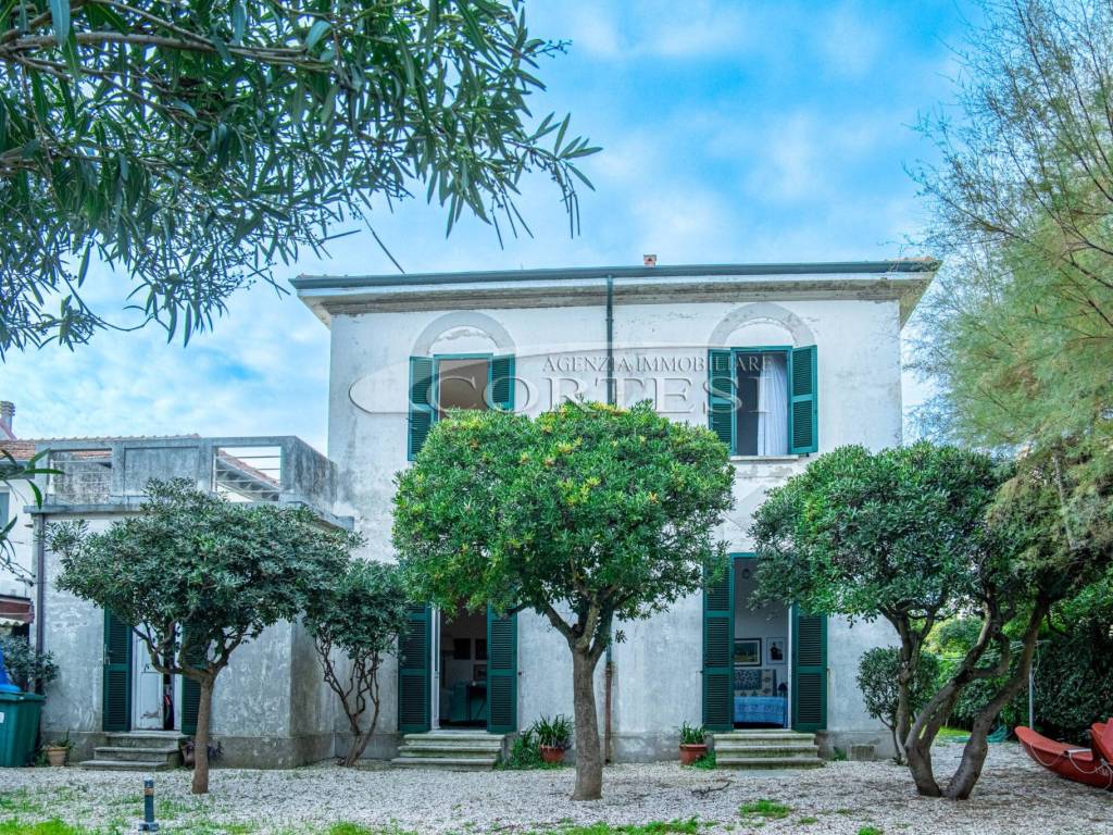 Villa a Mondolfo in Viale Giosuè Carducci, 101 - Foto 2