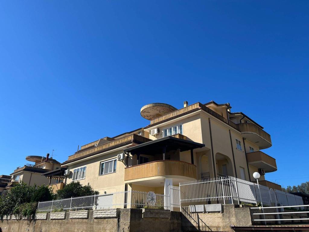 Appartamento a Davoli in Via Bernardino Telesio, 14 - Foto 2
