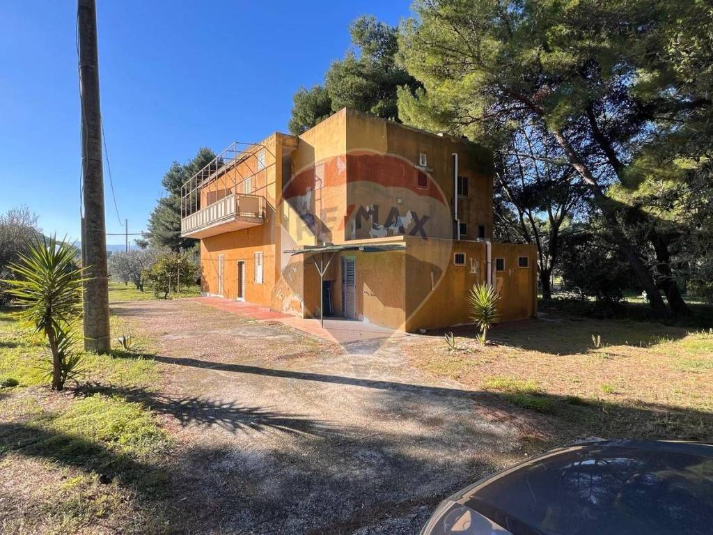 Villa a Vieste in Localita Santa Lucia - Foto 2