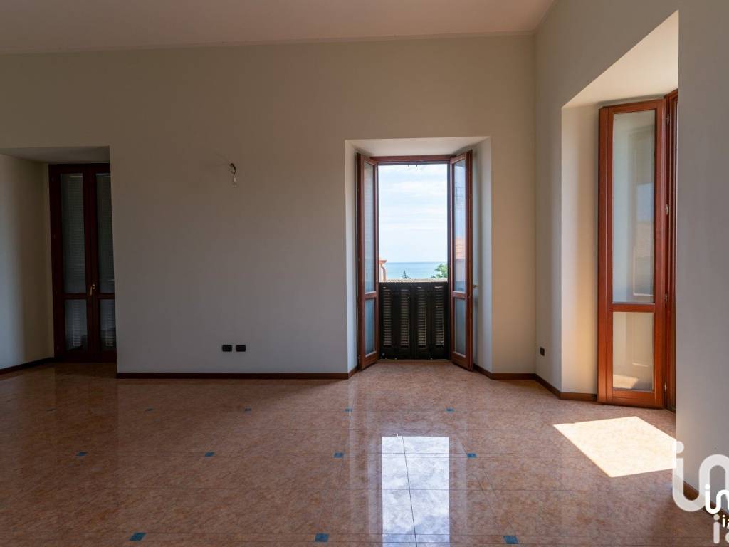 Appartamento a Giulianova in Corso Giuseppe Garibaldi, 58 - Foto 2