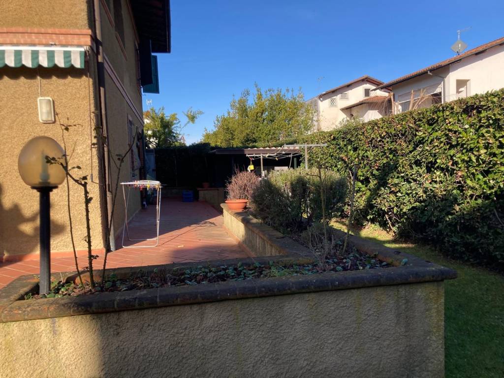 Villa a Forte dei marmi in Via Francesco Carrara - Foto 3
