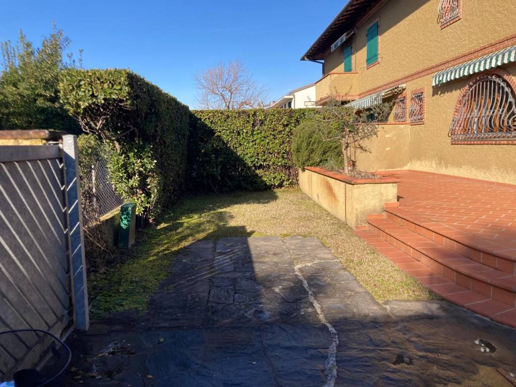 Villa a Forte dei marmi in Via Francesco Carrara - Foto 4