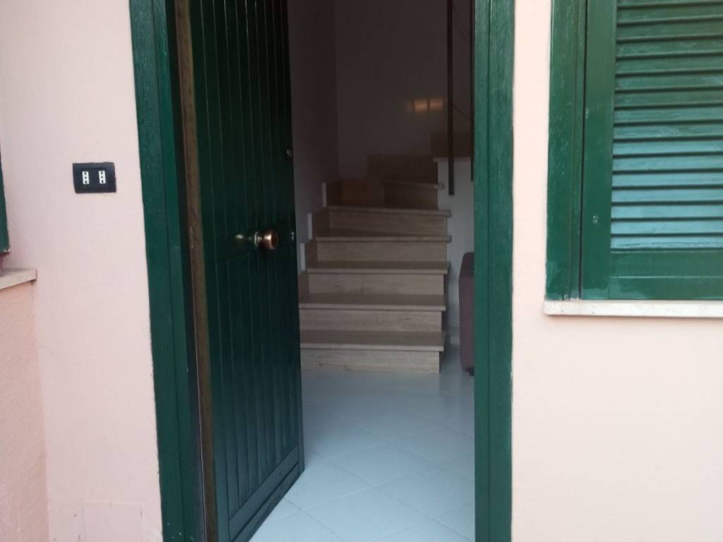 Villetta a schiera a Terracina in Via Giuliano dei Medici, 28 - Foto 3