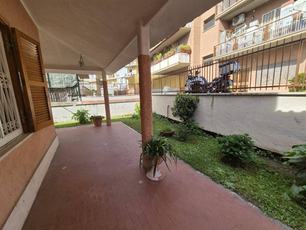 Villa a Roma in Via Vincenzo Sartori, 105 - Foto 3