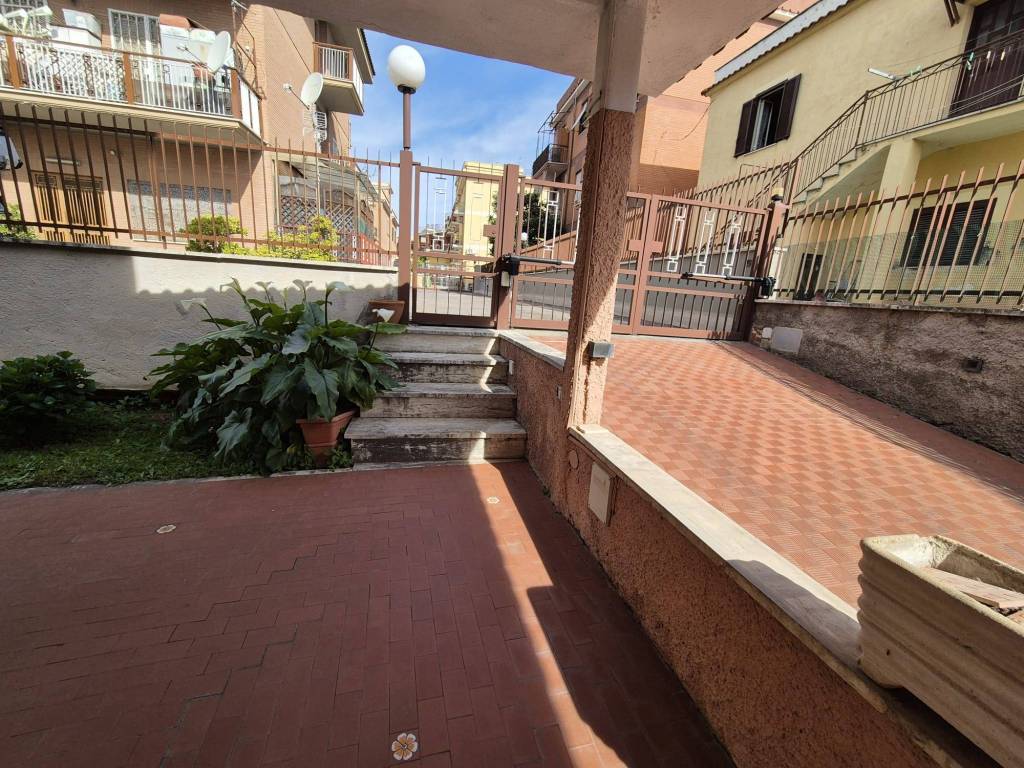 Villa a Roma in Via Vincenzo Sartori, 105 - Foto 4