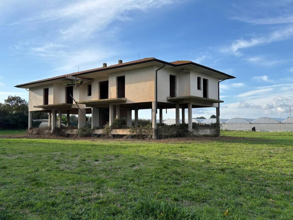 Casa indipendente a Terracina in Via Lestra Mattoni - Foto 2