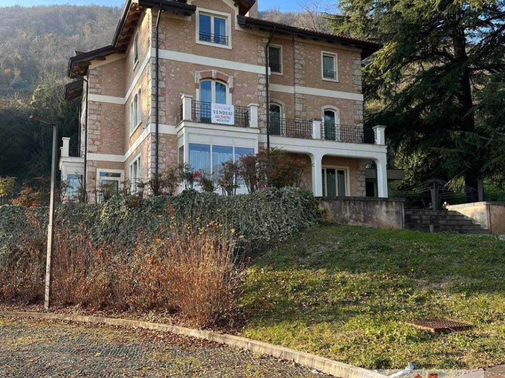 Villa a Piovene rocchette in Via Alessandro Rossi - Foto 1