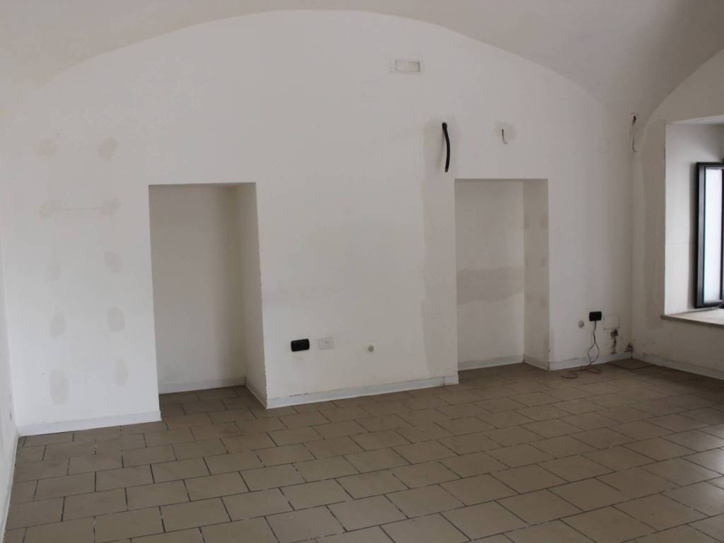 Immobile a Dugenta in Via Nazionale - Foto 3