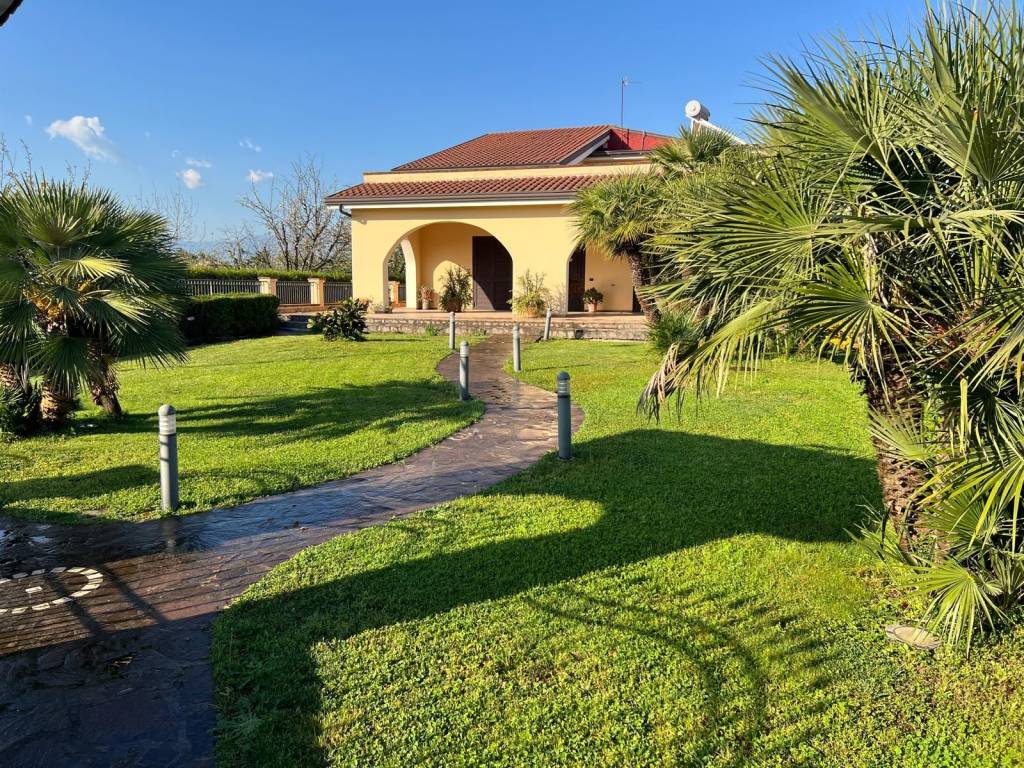 Villa a Dugenta in Via Nazionale - Foto 3