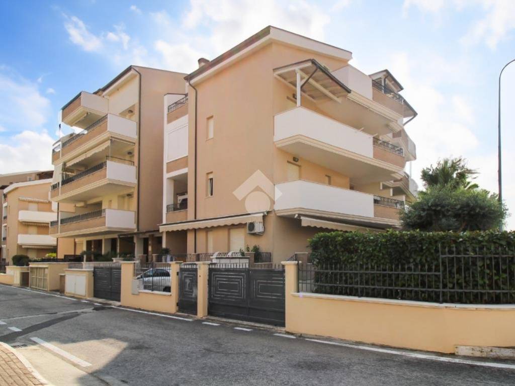 Appartamento a Tortoreto in Via Rocco Chinnici, 13 - Foto 3