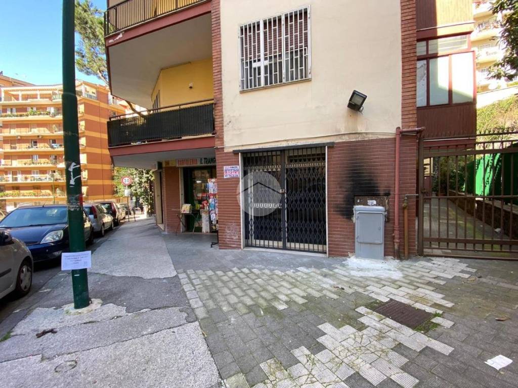 Immobile a Napoli in Via E. A. Mario, 24 - Foto 1