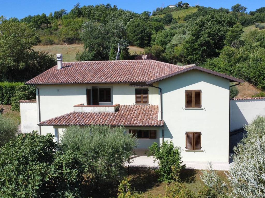 Villa a Nocera umbra in Frazione Isola - Foto 2