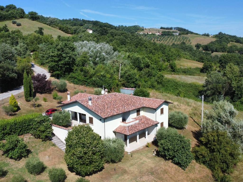 Villa a Nocera umbra in Frazione Isola - Foto 4