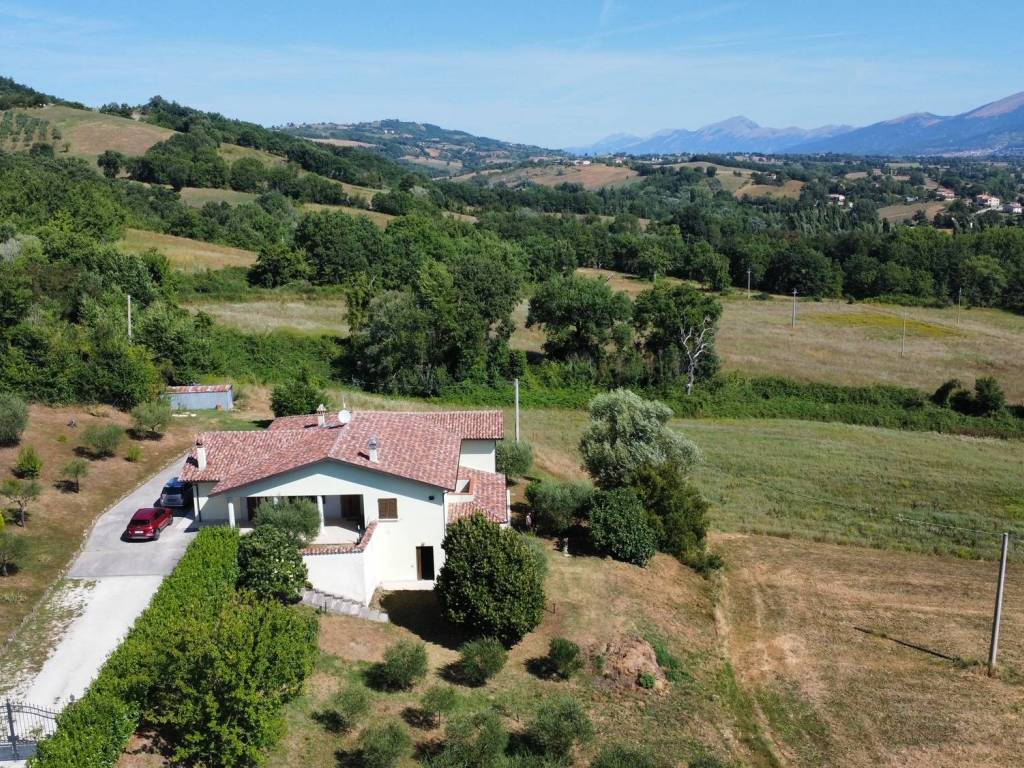 Villa a Nocera umbra in Frazione Isola - Foto 5