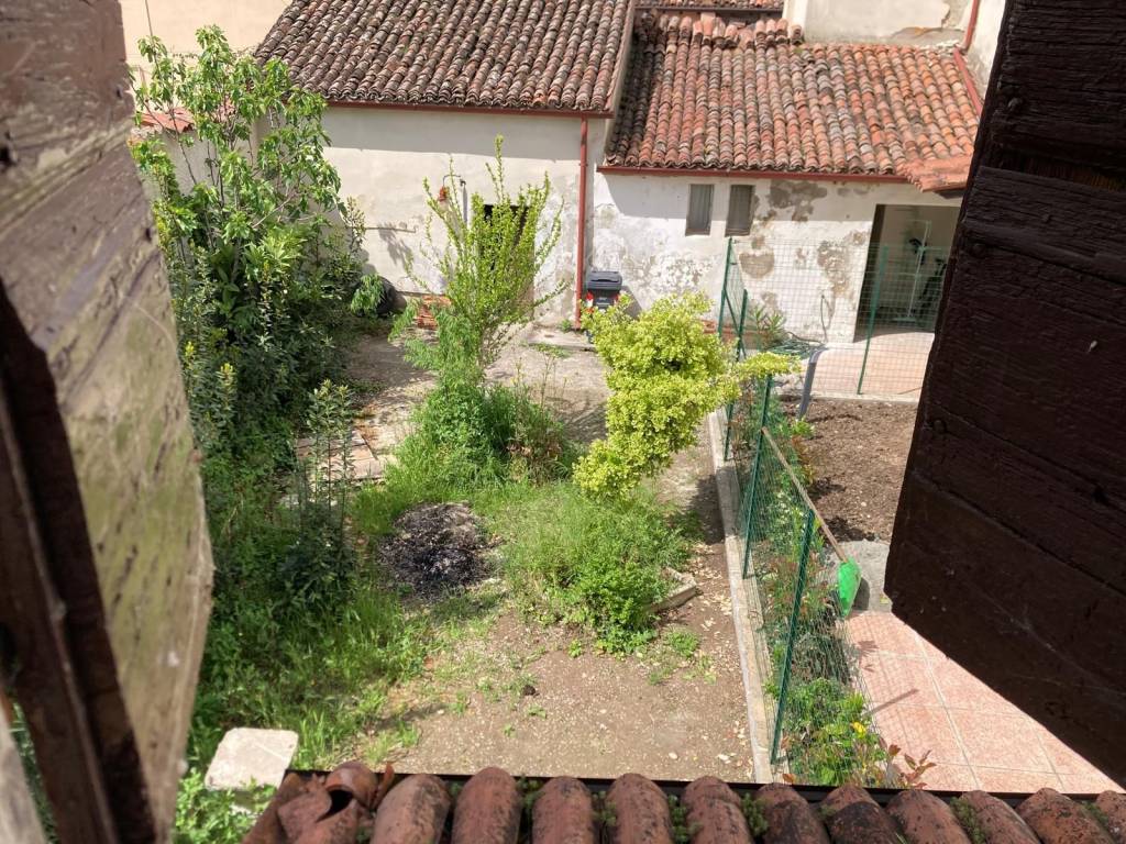 Casa indipendente a Mantova in Via della Certosa - Foto 4