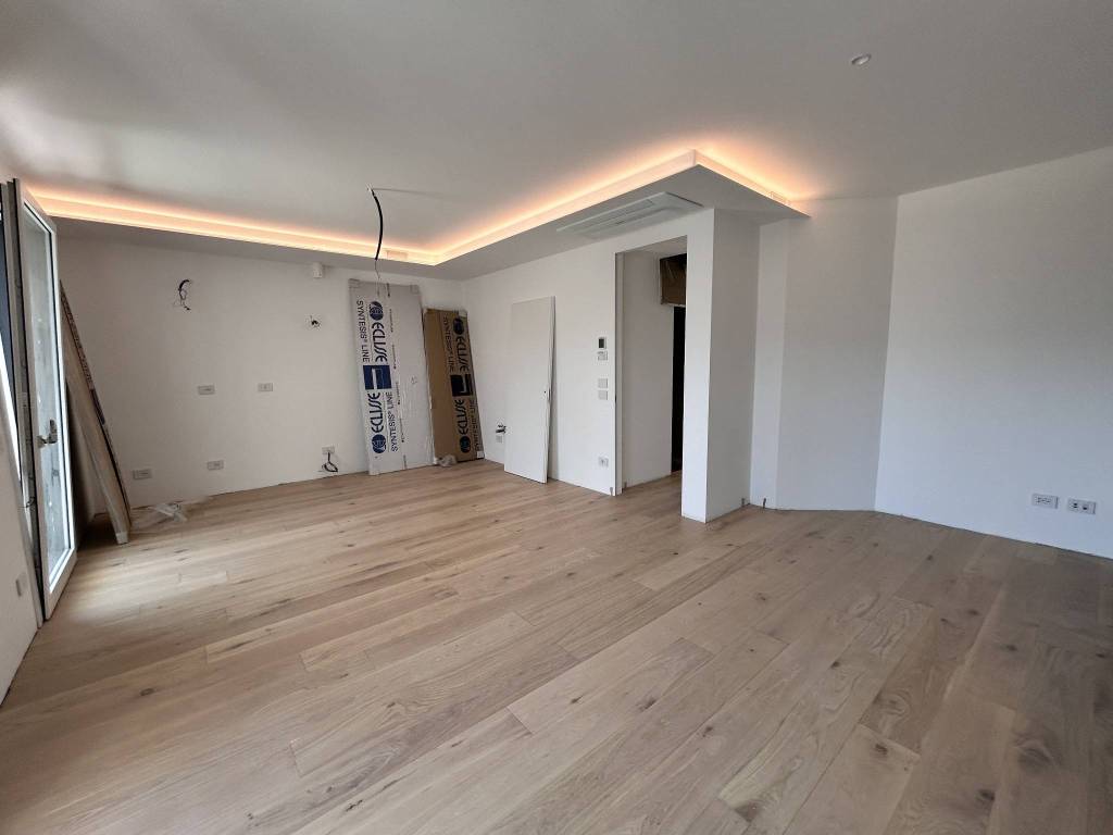 Appartamento a Peschiera del garda in Via Giuseppe Parini - Foto 3
