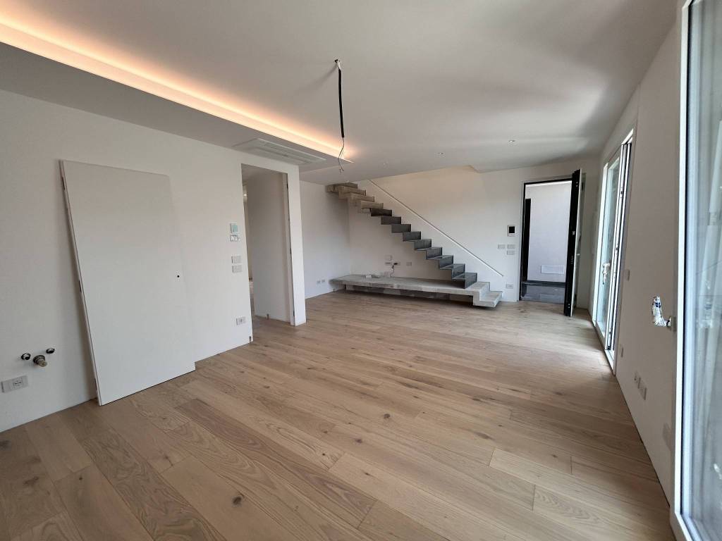 Appartamento a Peschiera del garda in Via Giuseppe Parini - Foto 4