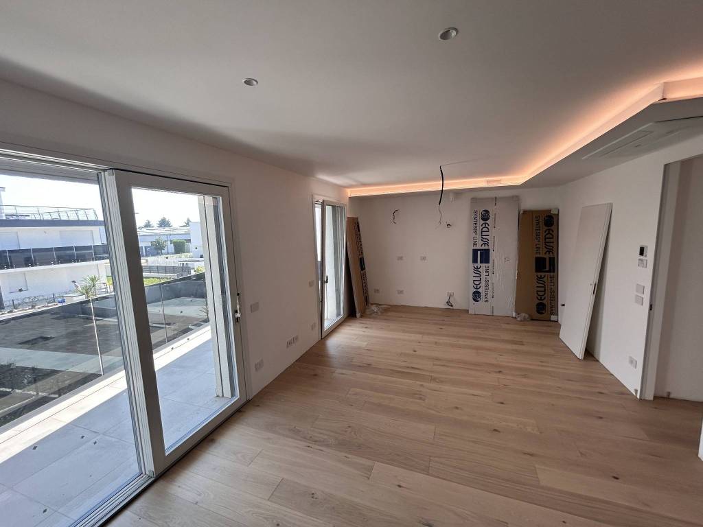 Appartamento a Peschiera del garda in Via Giuseppe Parini - Foto 5