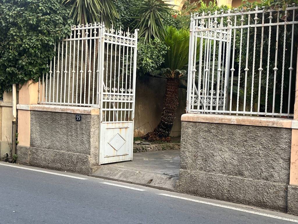 Casa indipendente a Spotorno in Via Camillo Benso di Cavour, 7 - Foto 5
