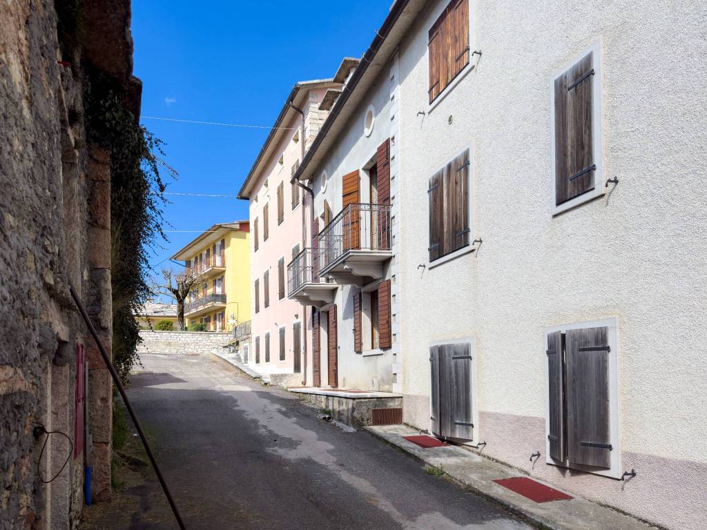 Appartamento a Erbezzo in Contrada Melotti - Foto 3