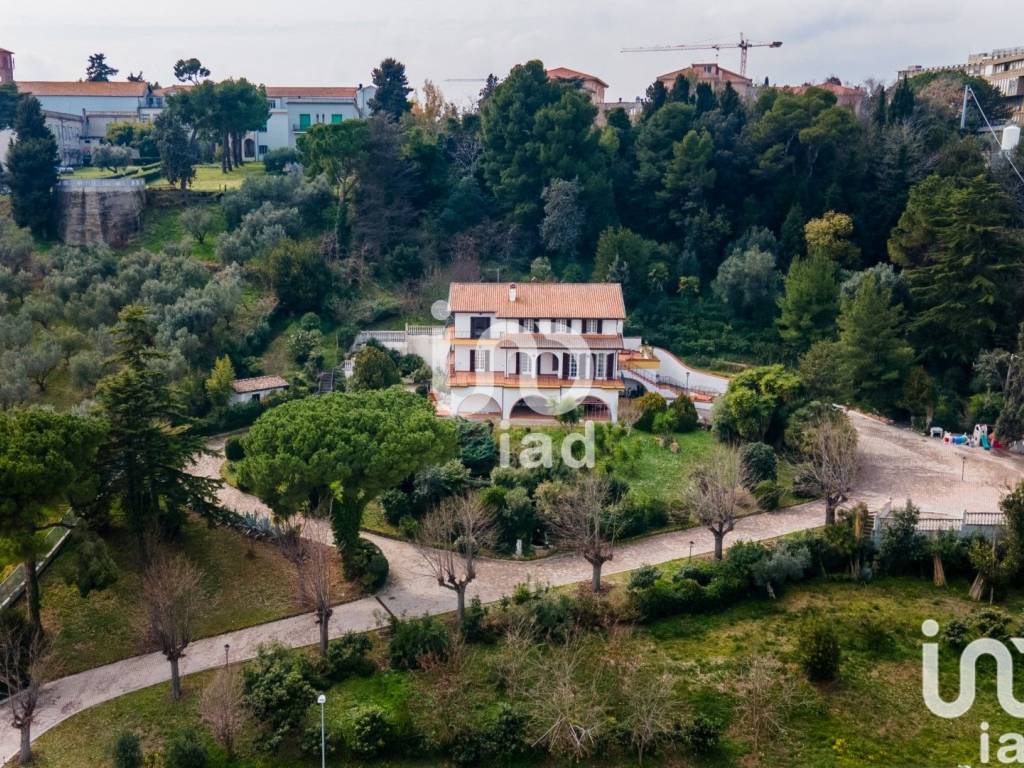 Villa a Giulianova in Viale FILIPPO TURATI, 138 - Foto 2