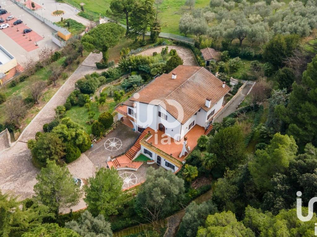 Villa a Giulianova in Viale FILIPPO TURATI, 138 - Foto 4