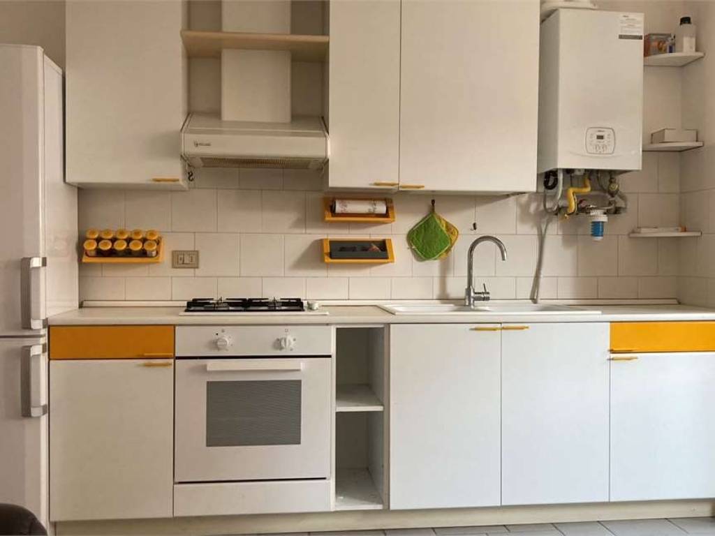 Appartamento a Azzate in via Tiziano, 8 - Foto 3