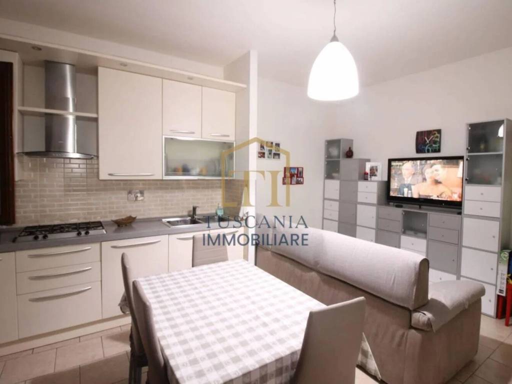 Appartamento a Colle di val d'elsa in Area Residenziale Campolungo Agrestone - Querciolaia - Foto 1