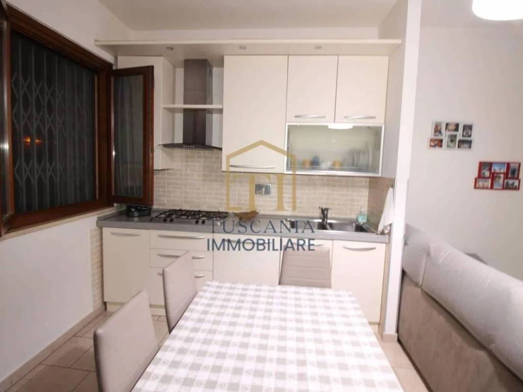 Appartamento a Colle di val d'elsa in Area Residenziale Campolungo Agrestone - Querciolaia - Foto 3