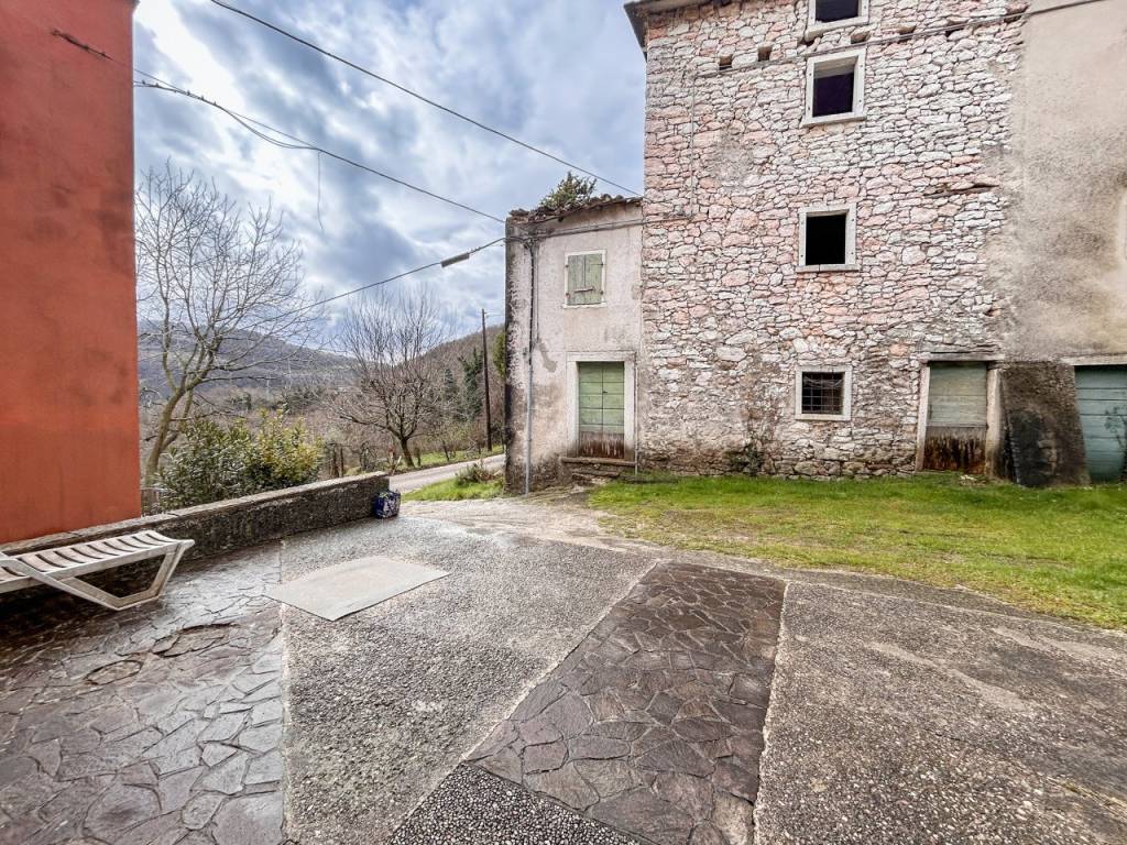 Casa indipendente a Fumane in Via Chiesa località Castello di Manune - Foto 5