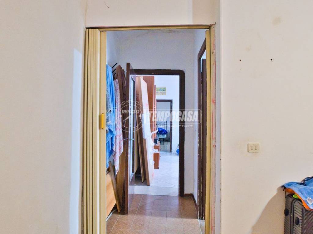 Appartamento a Trecate in Viale Mameli - Foto 5