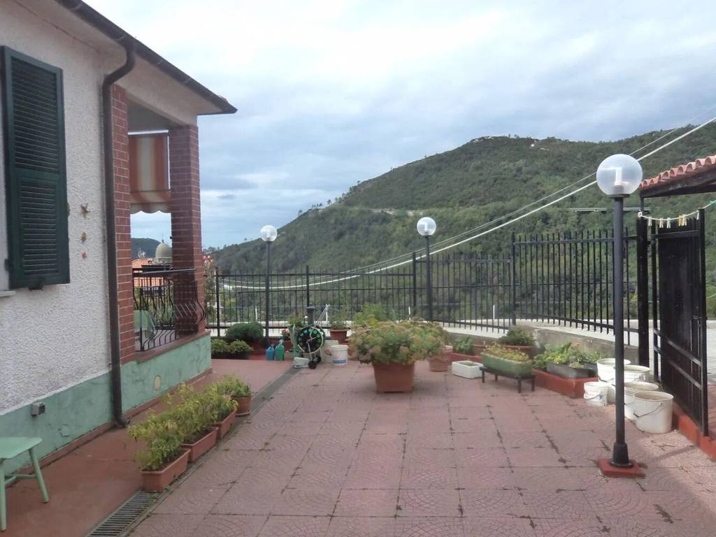 Villa a Deiva marina in Località Piazza S.N.C. - Foto 2