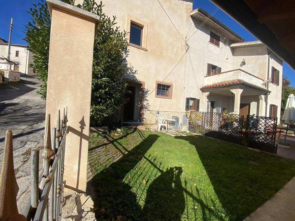 Appartamento a Scoppito in Via Canale - Vallinsù, 37 - Foto 3