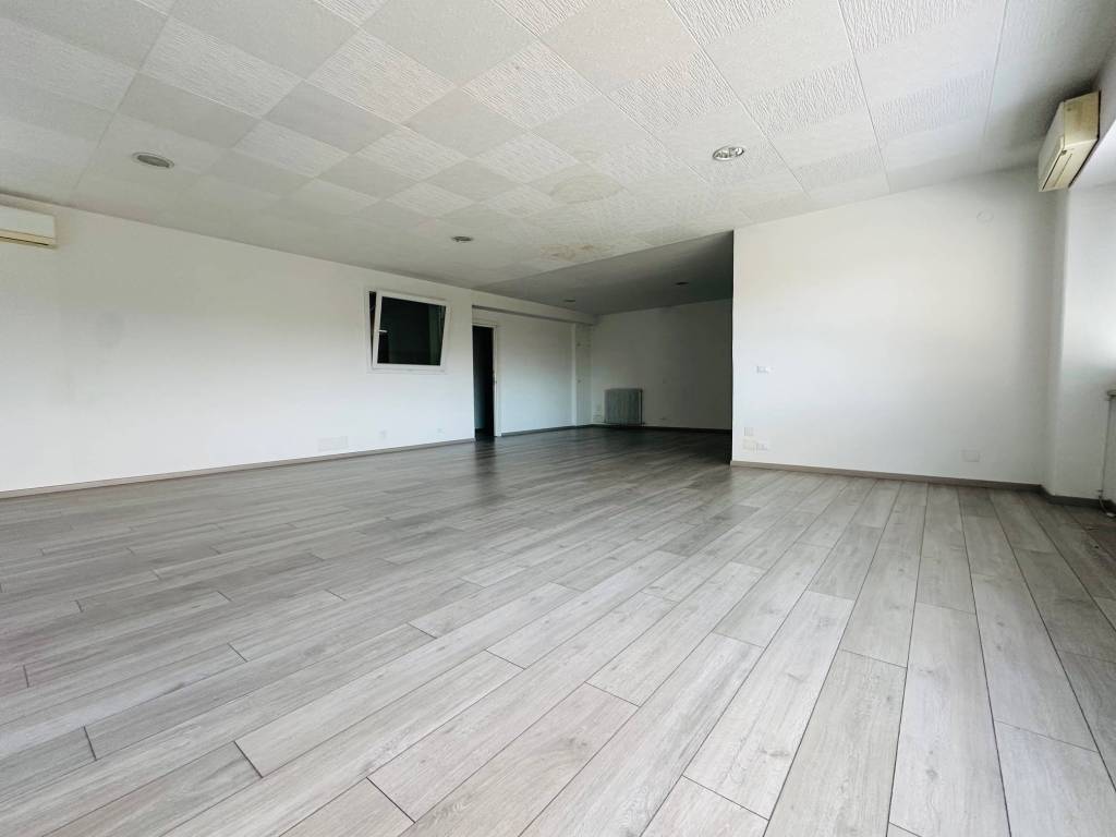Immobile a Udine in Viale Palmanova, 216 - Foto 2