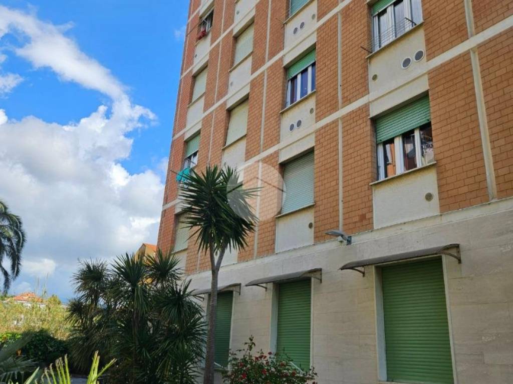 Appartamento a San bartolomeo al mare in Via Aurelia, 84 - Foto 2