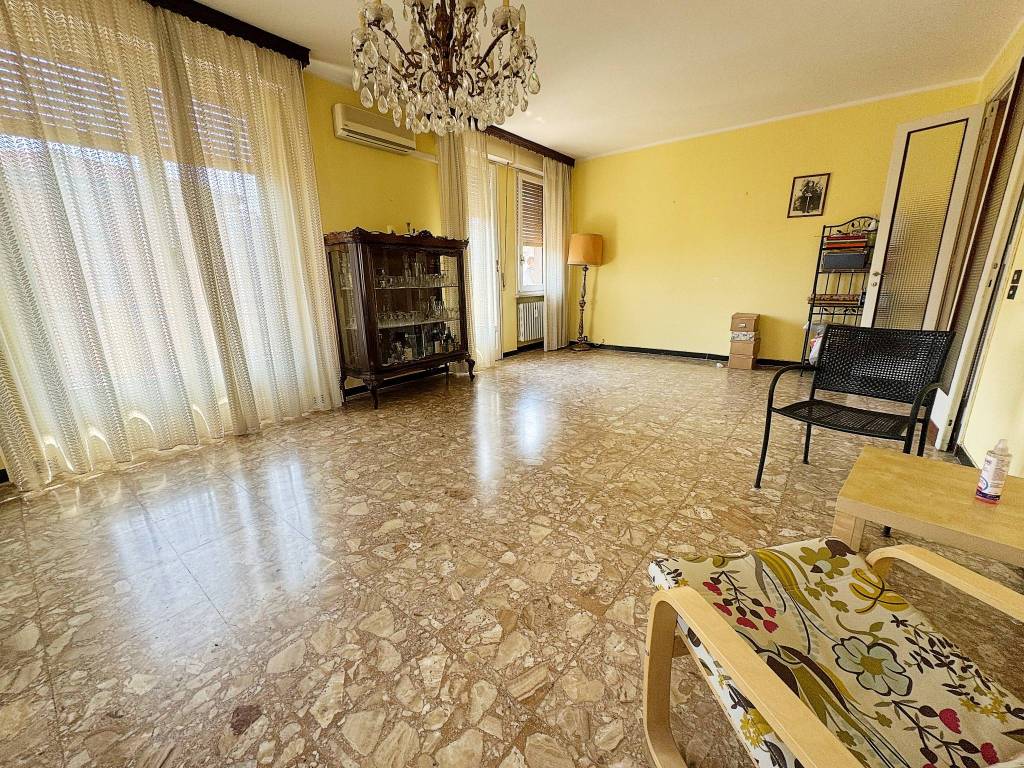 Appartamento a Parma in Via Montebello, 47 - Foto 1