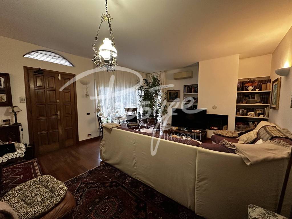 Villa a La spezia in Via Cesare Bertagnini - Foto 2